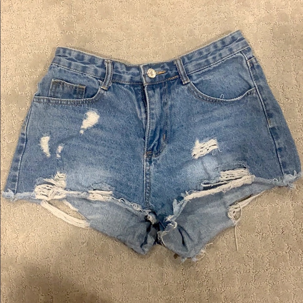 High waisted denim shorts with rips